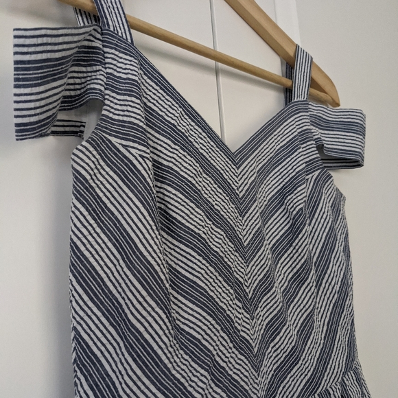 White House Black Market White and Blue Striped Sundress with Pockets - Sz. 0 - Picture 4 of 12